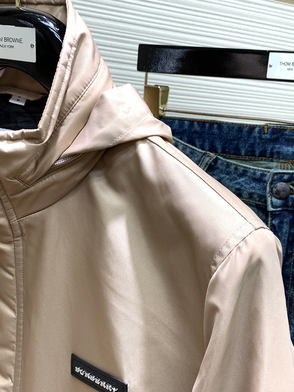 Back view of Burberry luxury piece style No.472