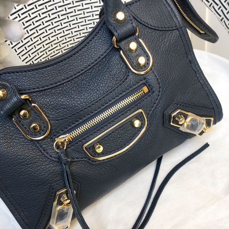 Close-up detail of elevated refined women's handbag – women's premium purse