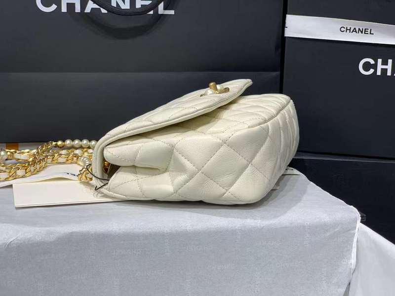 Zivas Charm Classic Sensibility Designer Handbag (Elevated Accessory Essential) – Interior View