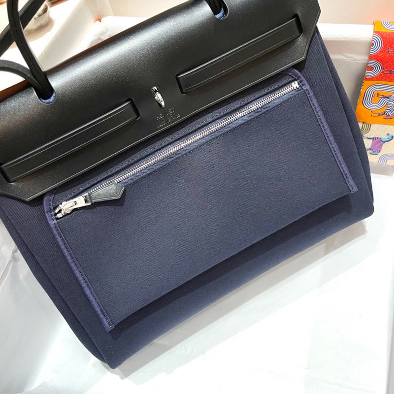 Streamlined handbag styled for everyday wear