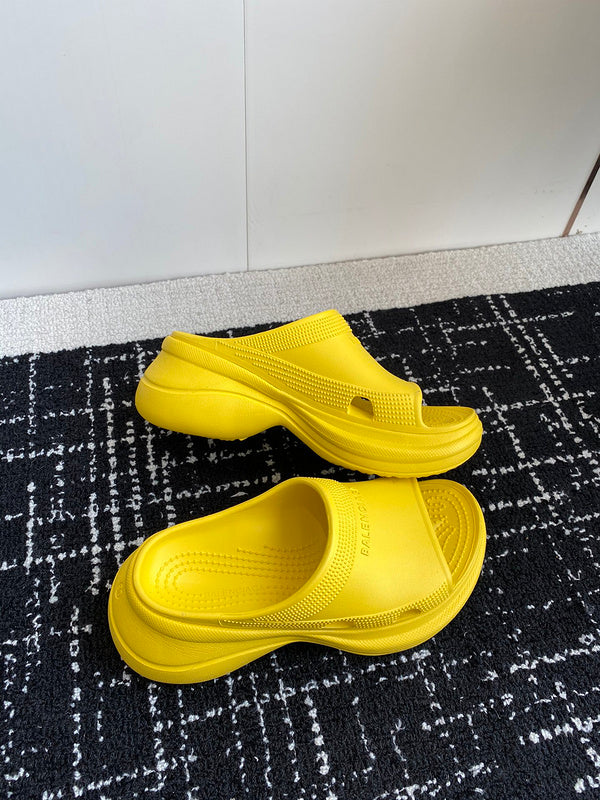 Zivas Charm Classic Sensibility Designer Sandals (Elevated Footwear Essential) – Interior View