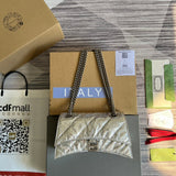 Structured handbag styled for everyday wear