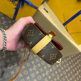  satchel close-up of hardware and finish