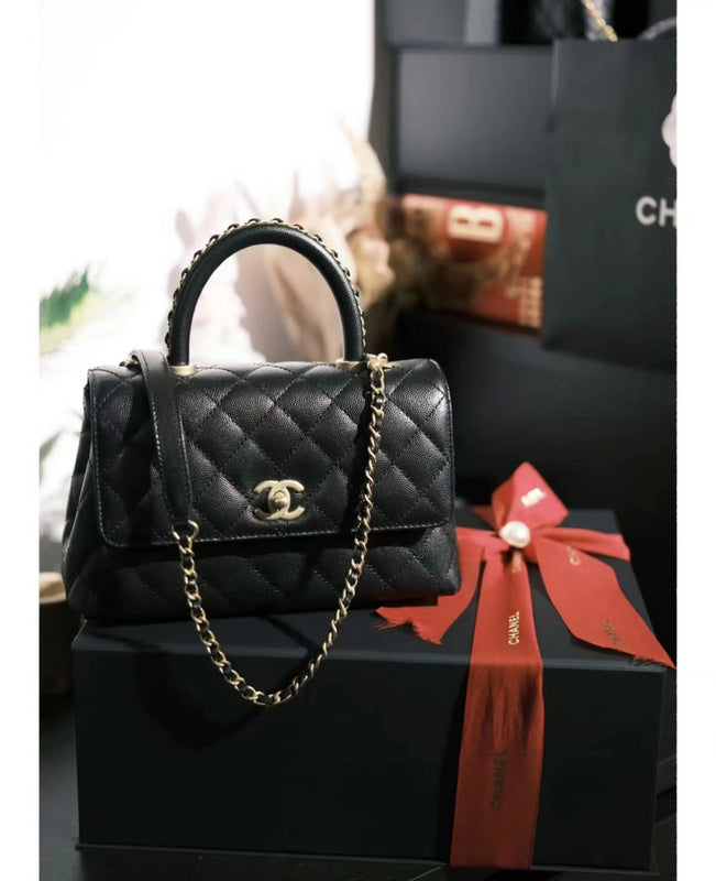  women's handbag, versatile design, view 4