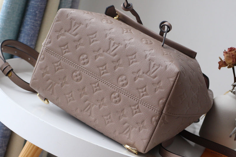 Top view of everyday-luxe modern women's handbag – women's premium purse