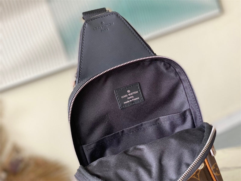  handbag interior and compartment view 9