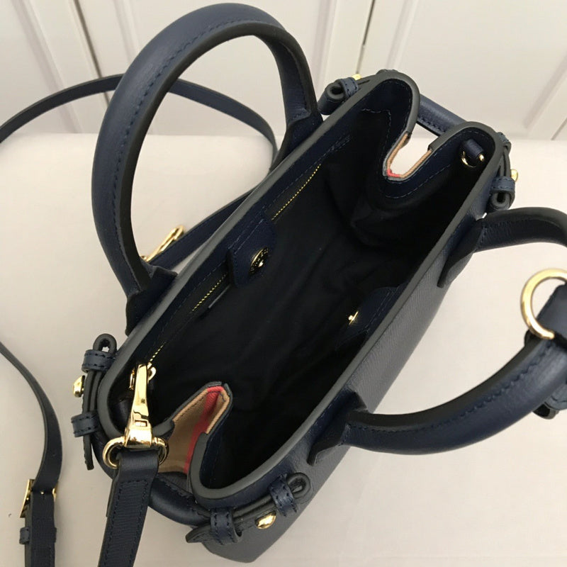 Ziva's Charm handbag – carry view (one versatile size)