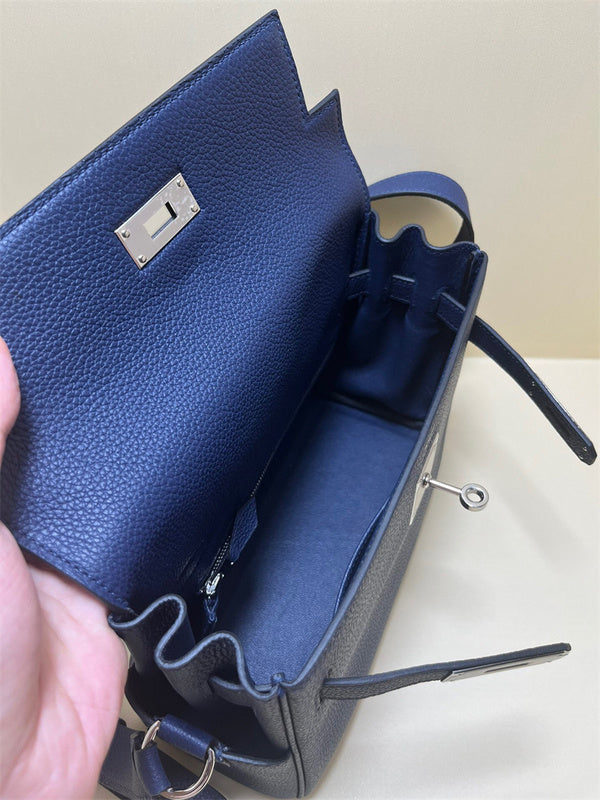  shoulder bag close-up of hardware and finish 23