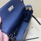  shoulder bag close-up of hardware and finish 23