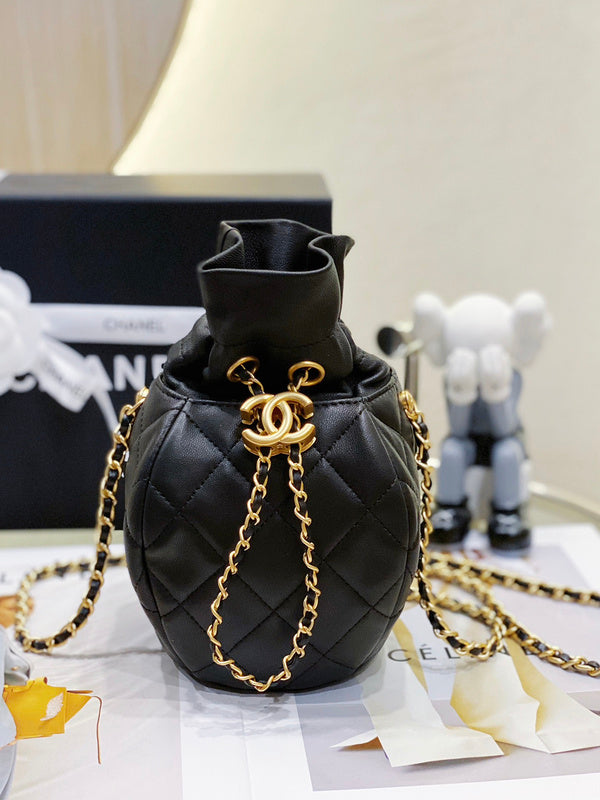  handbag, spacious everyday style, image 1