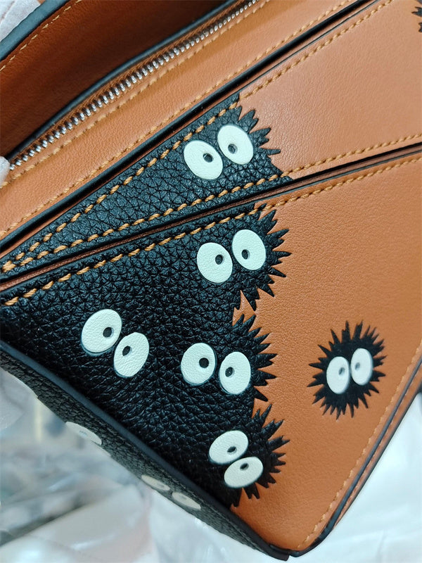 Ziva's Charm handbag – back view (Standard Size)
