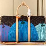  structured bag close-up of hardware and finish 17