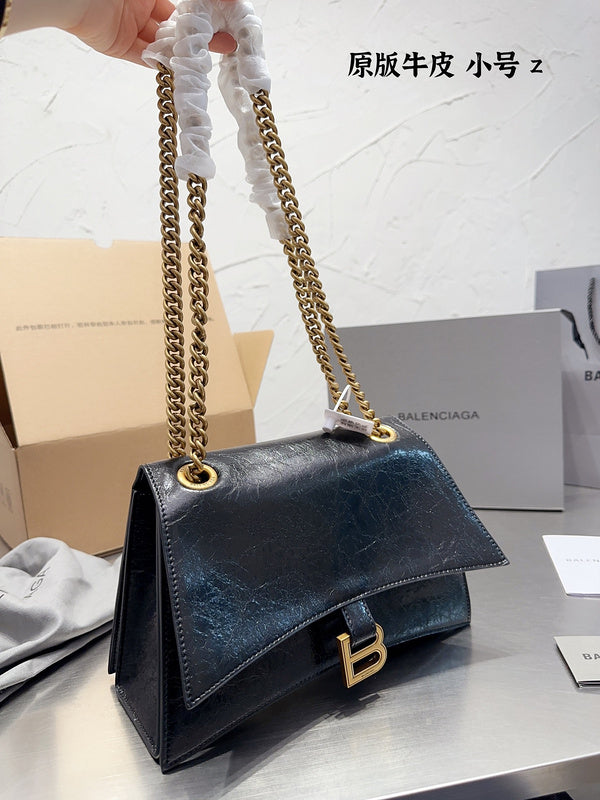 Ziva's Charm handbag – interior view (one versatile size)