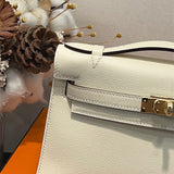  shoulder bag interior and compartment view 9