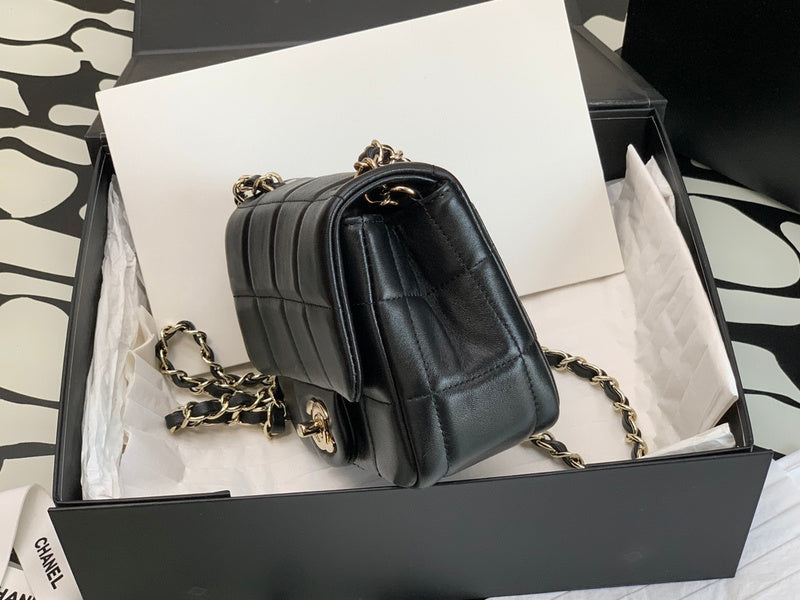  women's handbag, versatile design, view 2