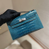  timeless carryall bag detail view showing craftsmanship