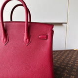  shoulder bag interior and compartment view 15