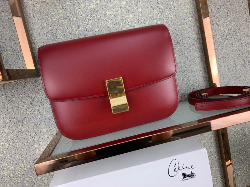 Side profile of sleek refined women's handbag – women's everyday handbag