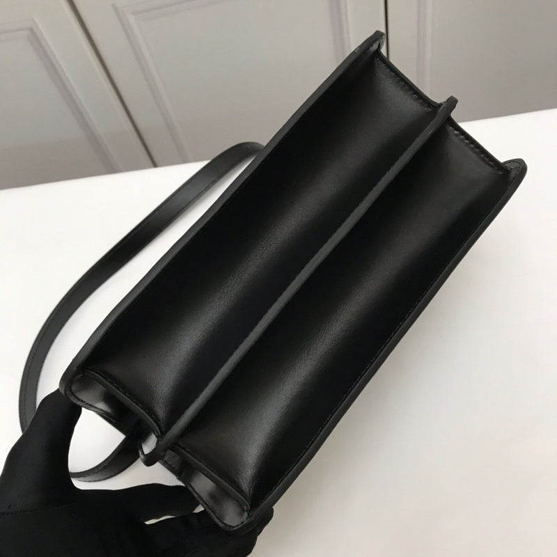 Ziva's Charm handbag – back view (one versatile size)