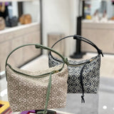 Ziva's Charm handbag – close-up view (21cm*17cm*12.5cm)