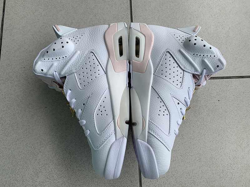 Nike Men's & Women's Luxury Low-Top Trainers — Style 177 close-up view