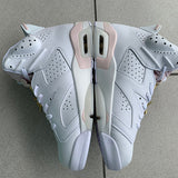 Nike Men's & Women's Luxury Low-Top Trainers — Style 177 close-up view