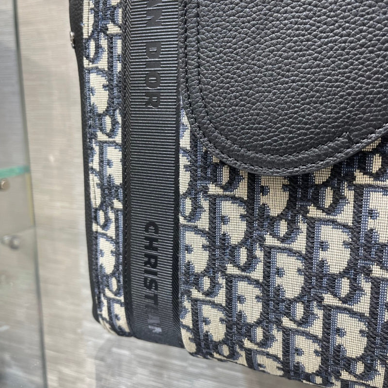 Back view of sleek refined women's handbag – women's designer-style accessory