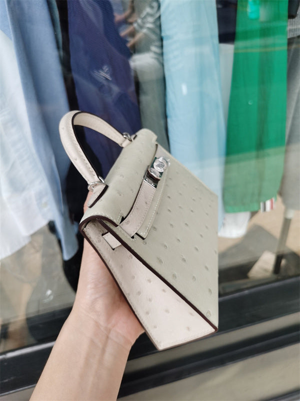  Elegant top-handle bag carried on shoulder 10