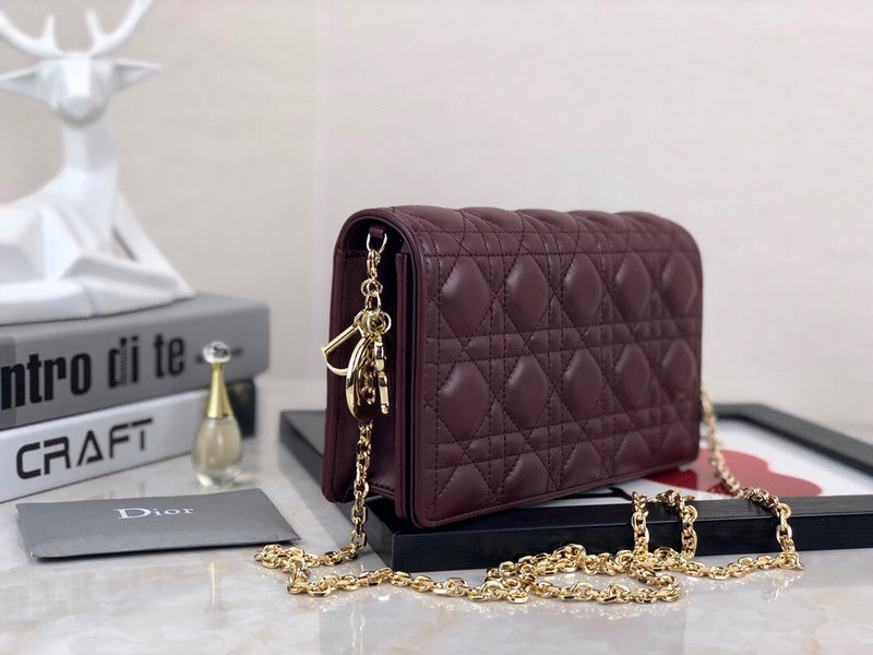 Close-up detail of signature structured women's handbag – women's everyday handbag