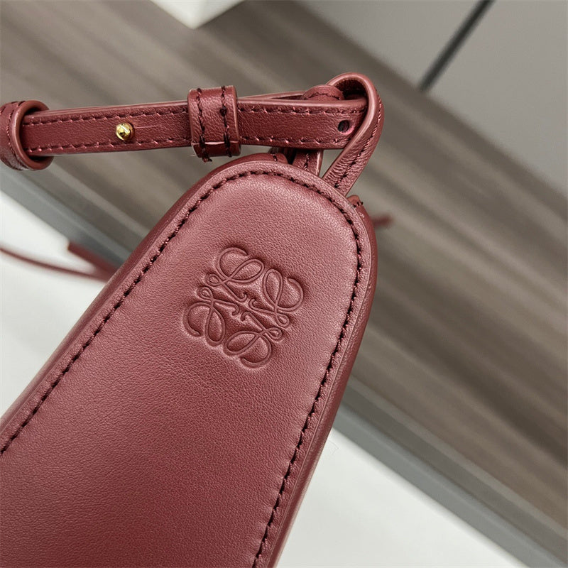 Ziva's Charm handbag – lifestyle view (28cm*17cm*9.5cm)