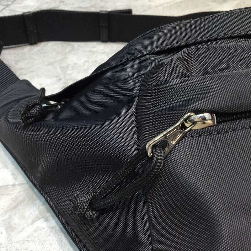 Understated Vegan Leather Handbag - Everyday Elegance | Women's Premium Handbag #239 - hardware and detail close-up (image 5) of designer-inspired handbag
