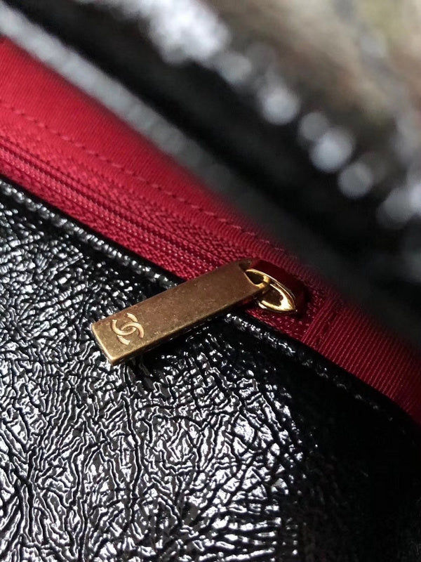  spacious purse view 10