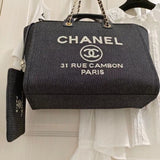  women's handbag, spacious design, view 2