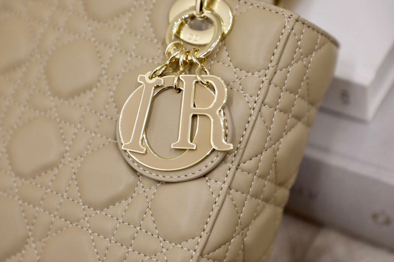 Styled lifestyle shot of everyday-luxe classic women's handbag – women's premium purse