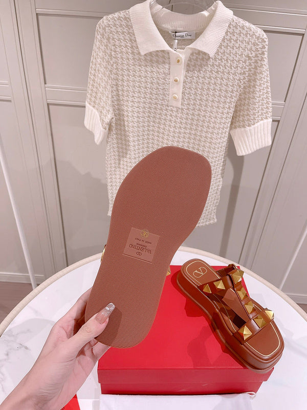 Styling view of Valentino Garavani luxury piece style No.262