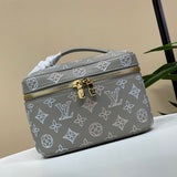 crossbody bag interior and compartment view 9