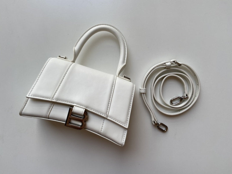 Zivas Charm Elevated Essentials Premium Handbag (Premium Everyday Carry) – Angled View