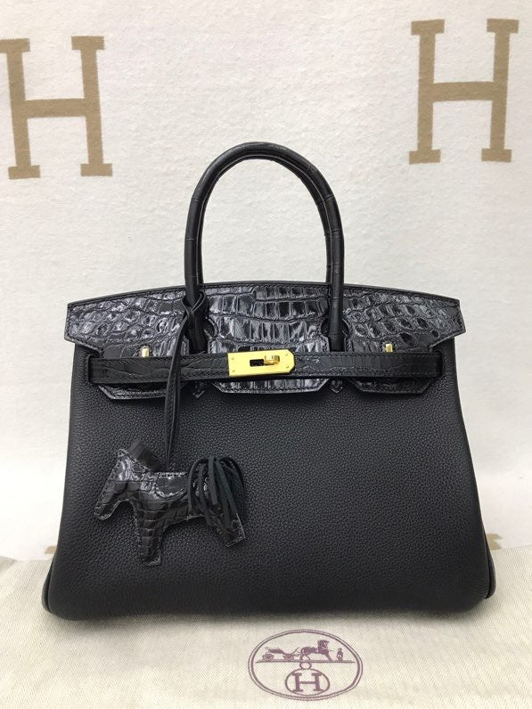  structured bag interior and compartment view 39