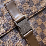  tailored shopper bag styled with outfit
