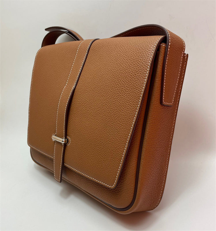 classic shoulder bag styled with outfit