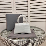 Close-up detail of everyday-luxe premium women's handbag – women's premium purse