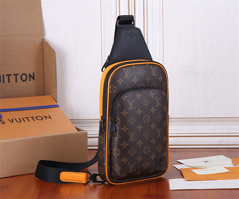  shoulder bag interior and compartment view