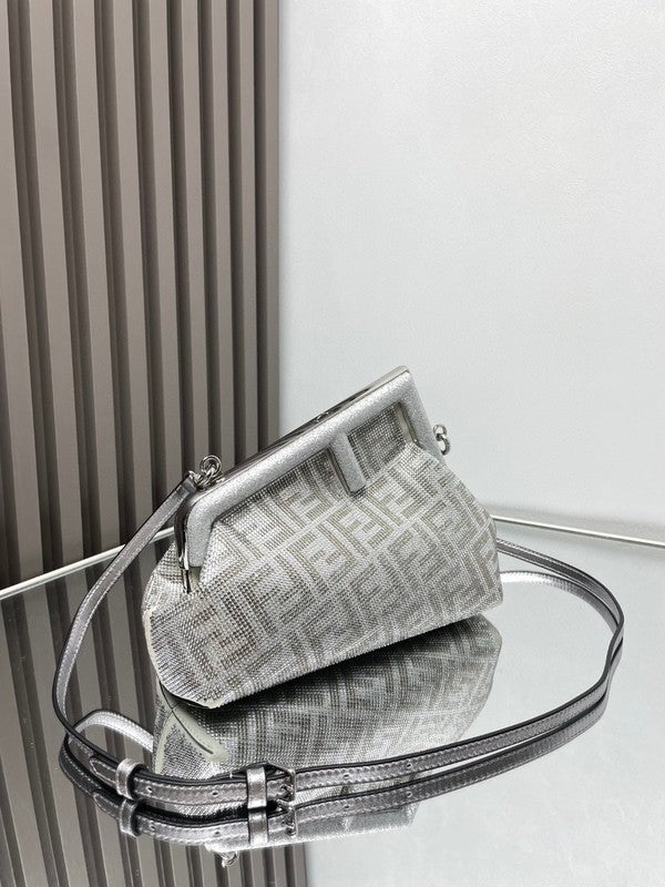 Ziva's Charm handbag – carry view (25cm*9cm*18cm)