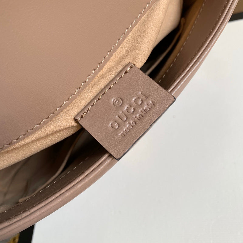 Side profile of refined sleek women's handbag – women's everyday handbag