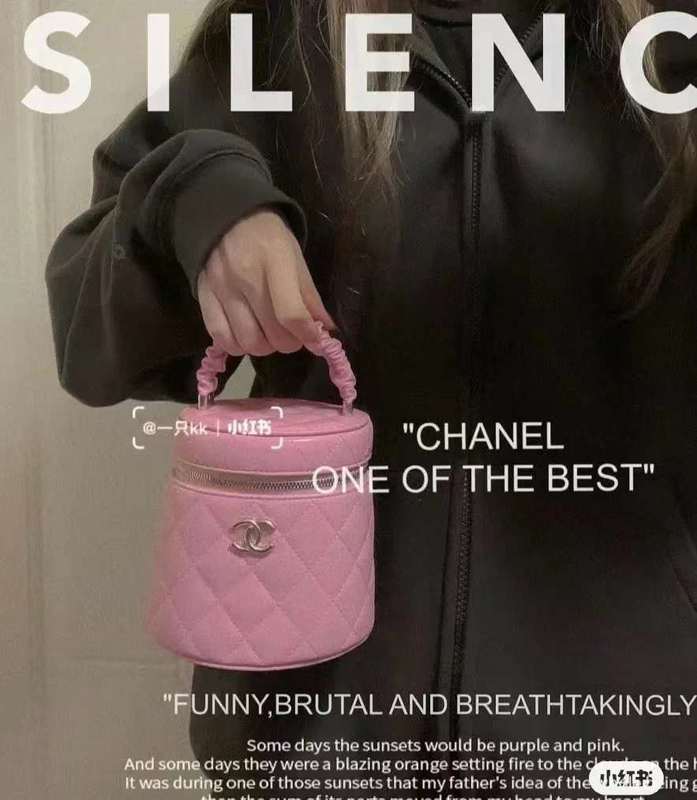 Zivas Charm Everyday Sophistication Luxury Handbag (Effortless Style Upgrade) – Close-Up Detail