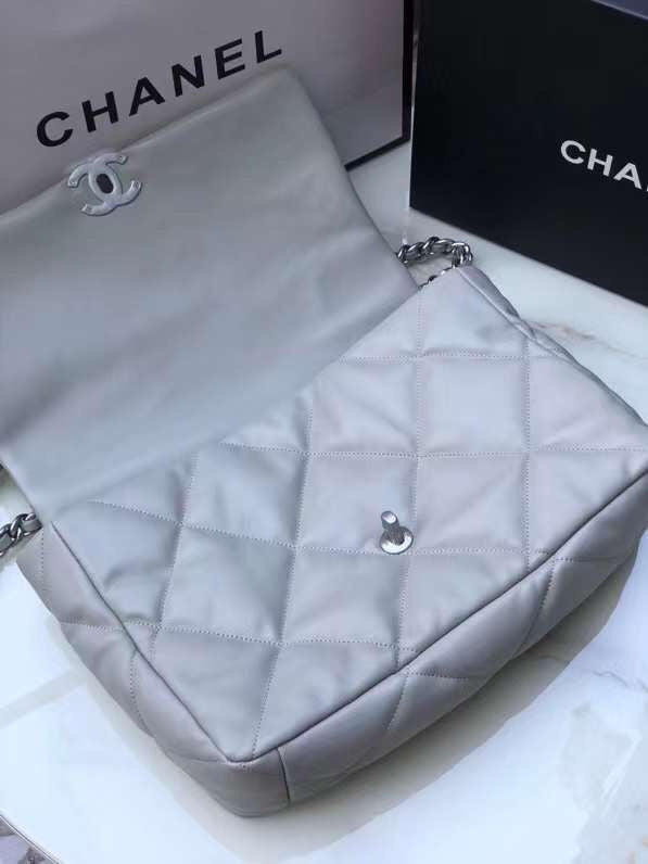  spacious purse view 9