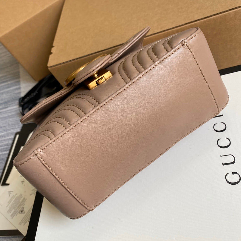 Handle and strap detail of refined sleek women's handbag – women's everyday handbag