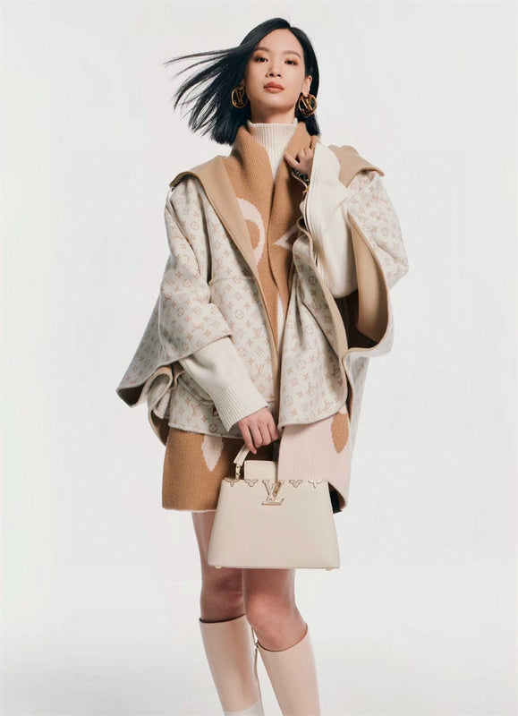  structured bag interior and compartment view 21