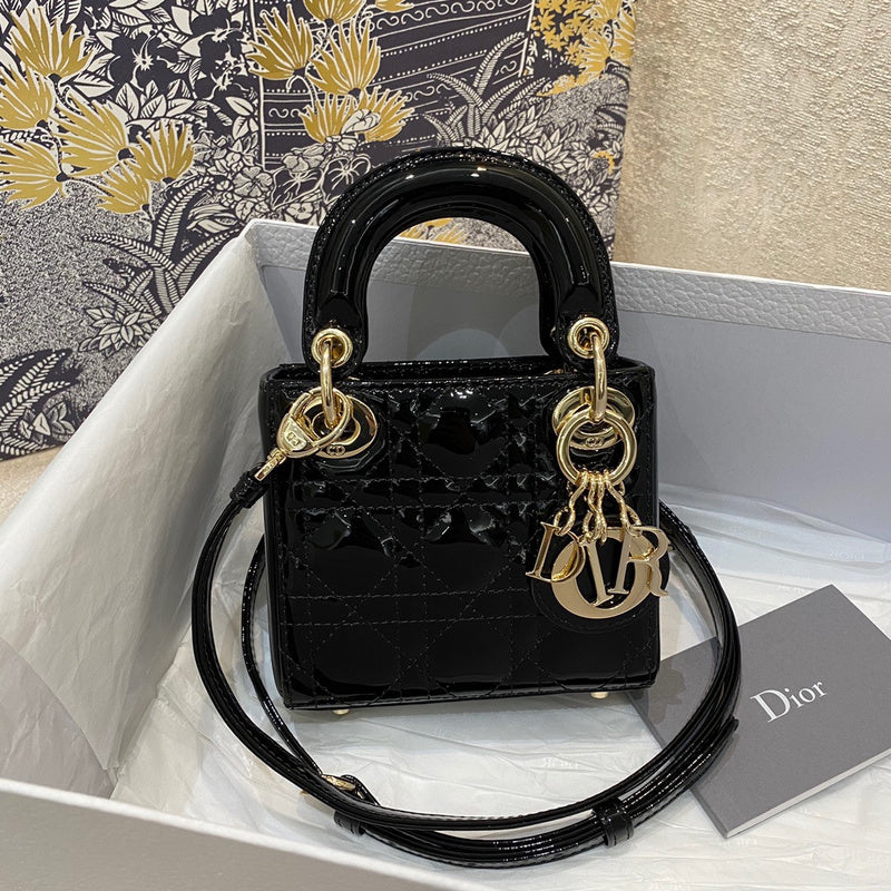Side profile of everyday-luxe elevated women's handbag – women's everyday handbag