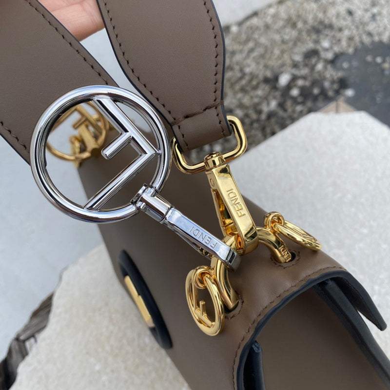 Ziva's Charm handbag – detail view (Standard Size)